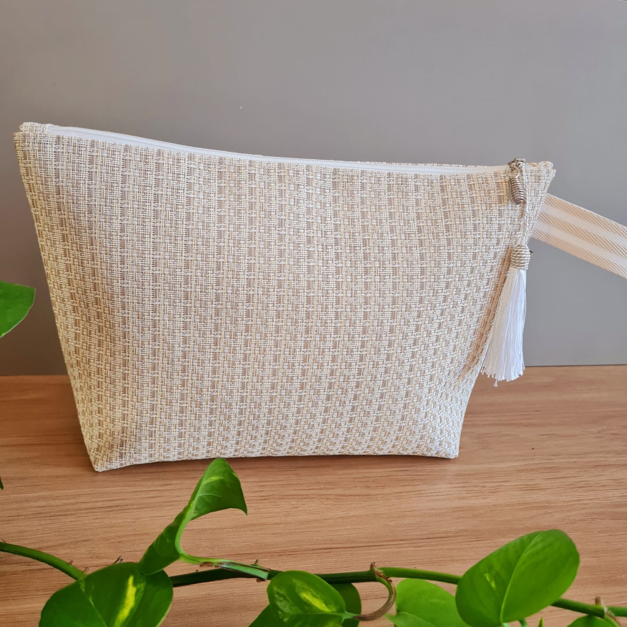 NECESSAIRE TELA DE NYLON CREME