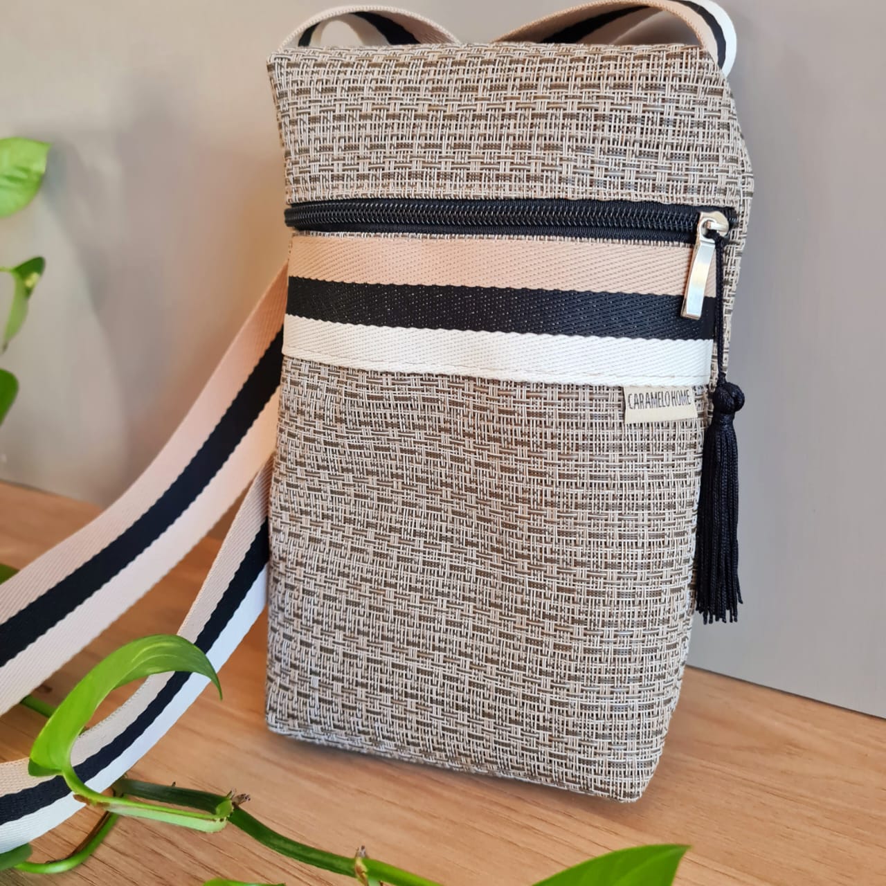 SHOULDER BAG DE NYLON CAPPUCCINO