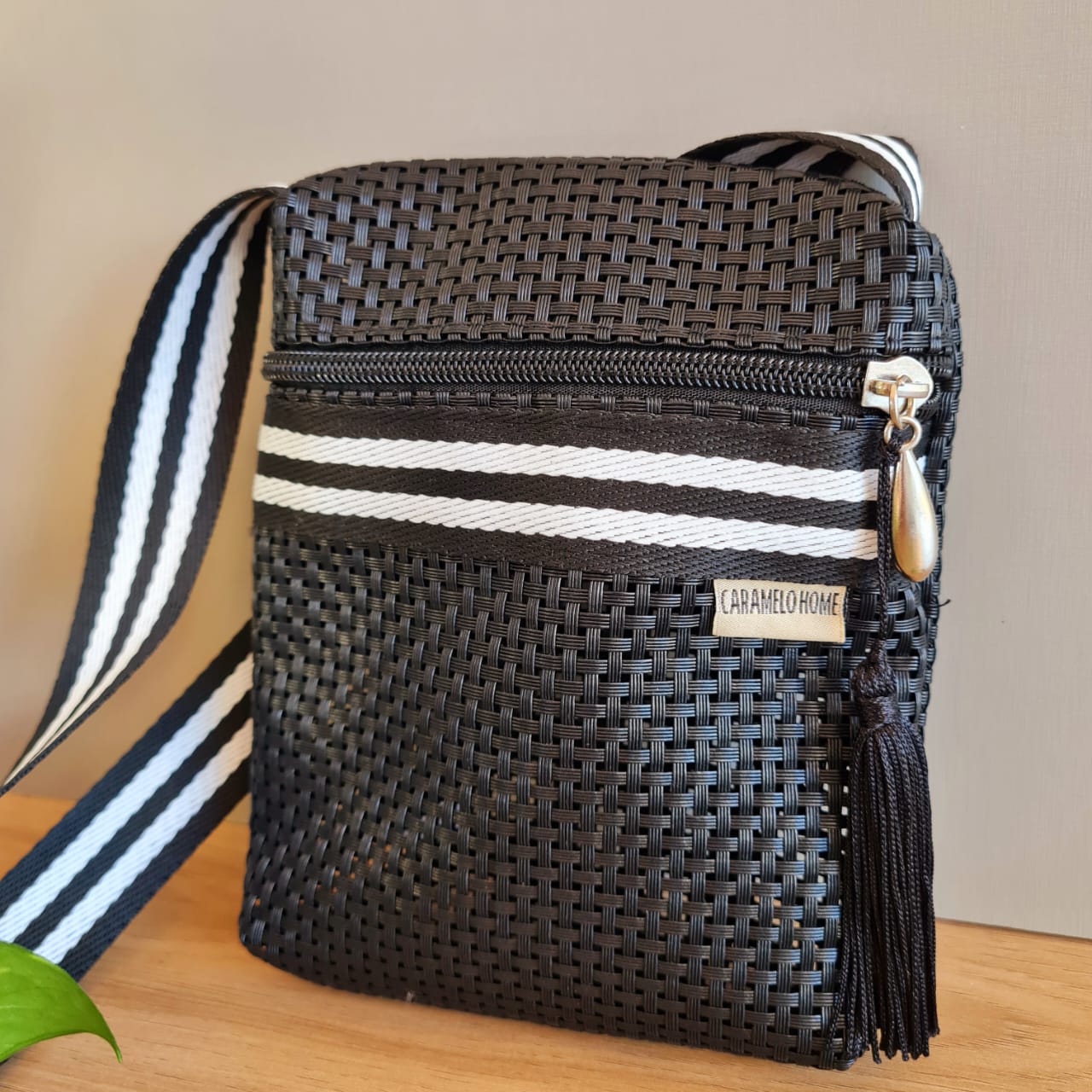 SHOULDER BAG DE NYLON MEDIA PRETO